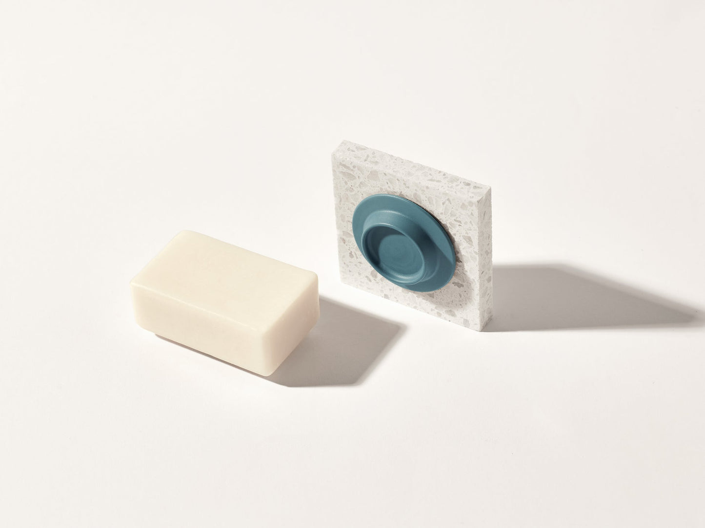 
                  
                    Magnetischer Seifenhalter in Petrol 
                  
                