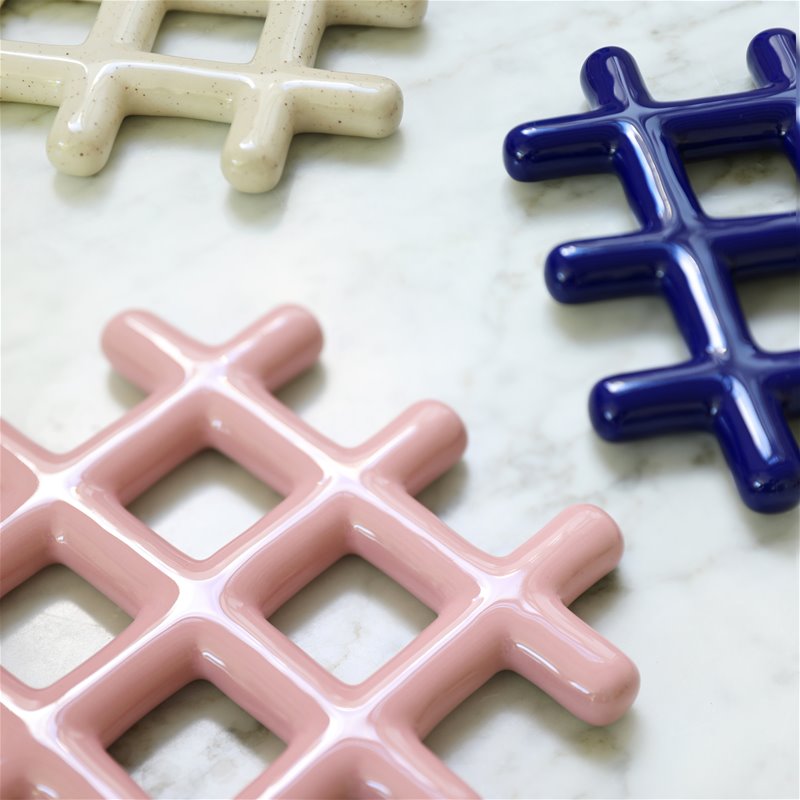 
                  
                    Grid Speckle Trivet
                  
                