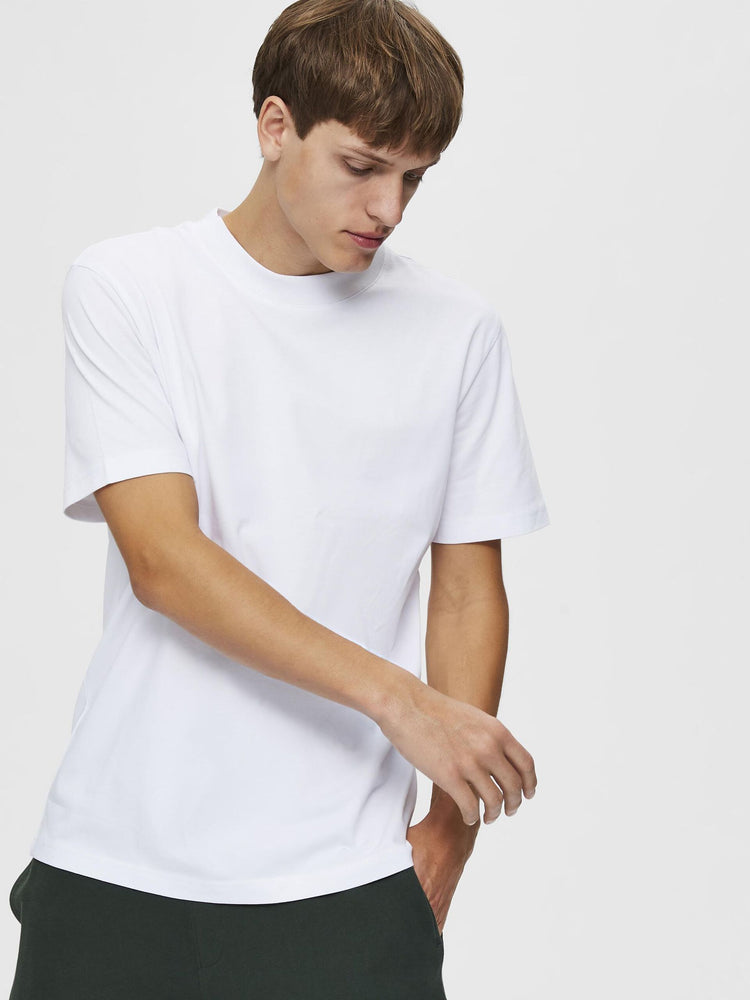 
                  
                    SLHRELAXCOLMAN Bright White T-Shirt
                  
                