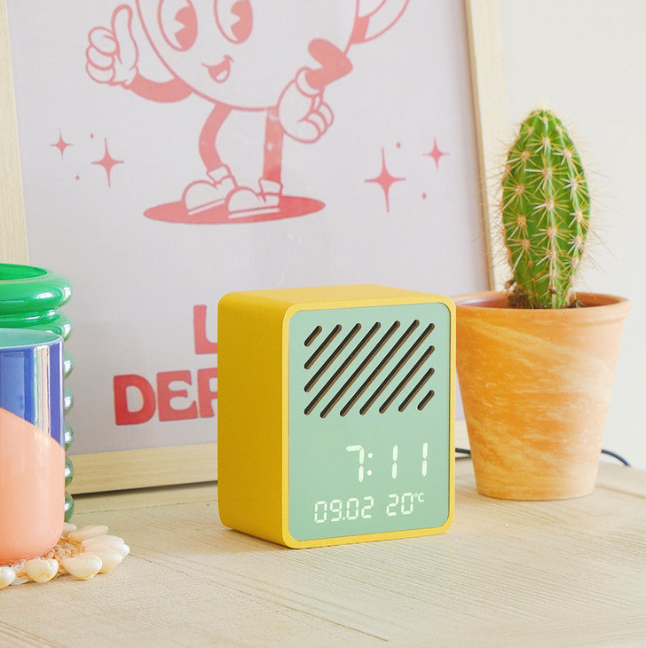 
                  
                    RISE PLAY Gelber Bluetooth-Lautsprecher und Wecker
                  
                