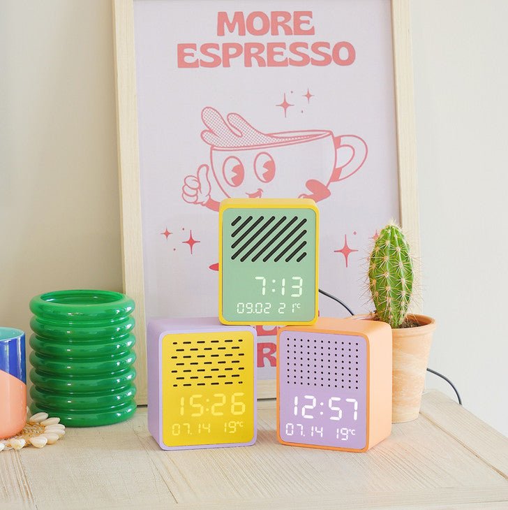 
                  
                    RISE PLAY Gelber Bluetooth-Lautsprecher und Wecker
                  
                