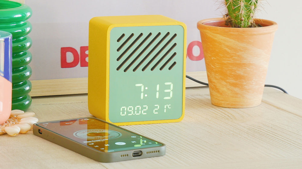 
                  
                    RISE PLAY Gelber Bluetooth-Lautsprecher und Wecker
                  
                