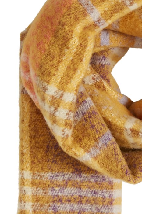 
                  
                    IAELMA Beeswax Scarf
                  
                