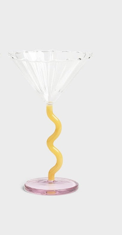 Karamellfarbenes Coupe-Curve-Glas