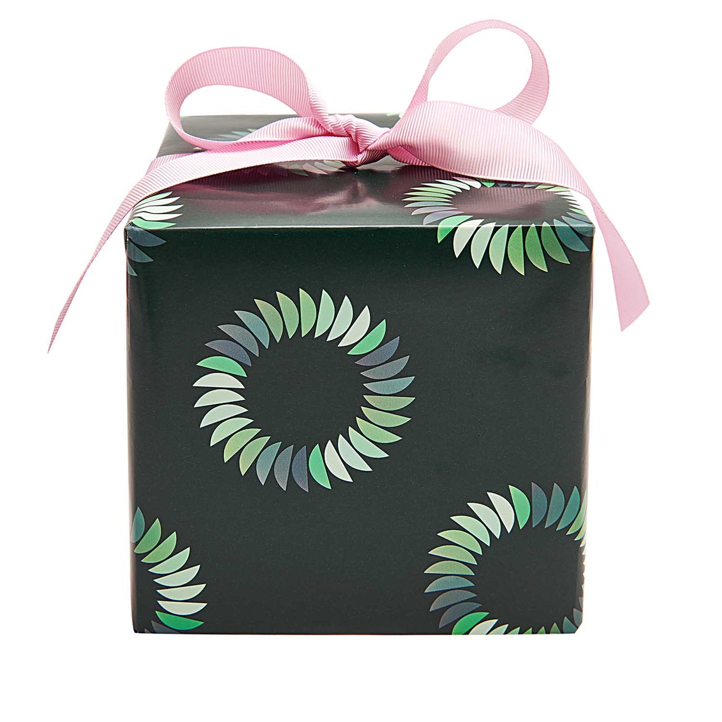 
                  
                    Geschenkpapier Dunkelgrün Kränze bei viktoria und albert Berlin  
                  
                