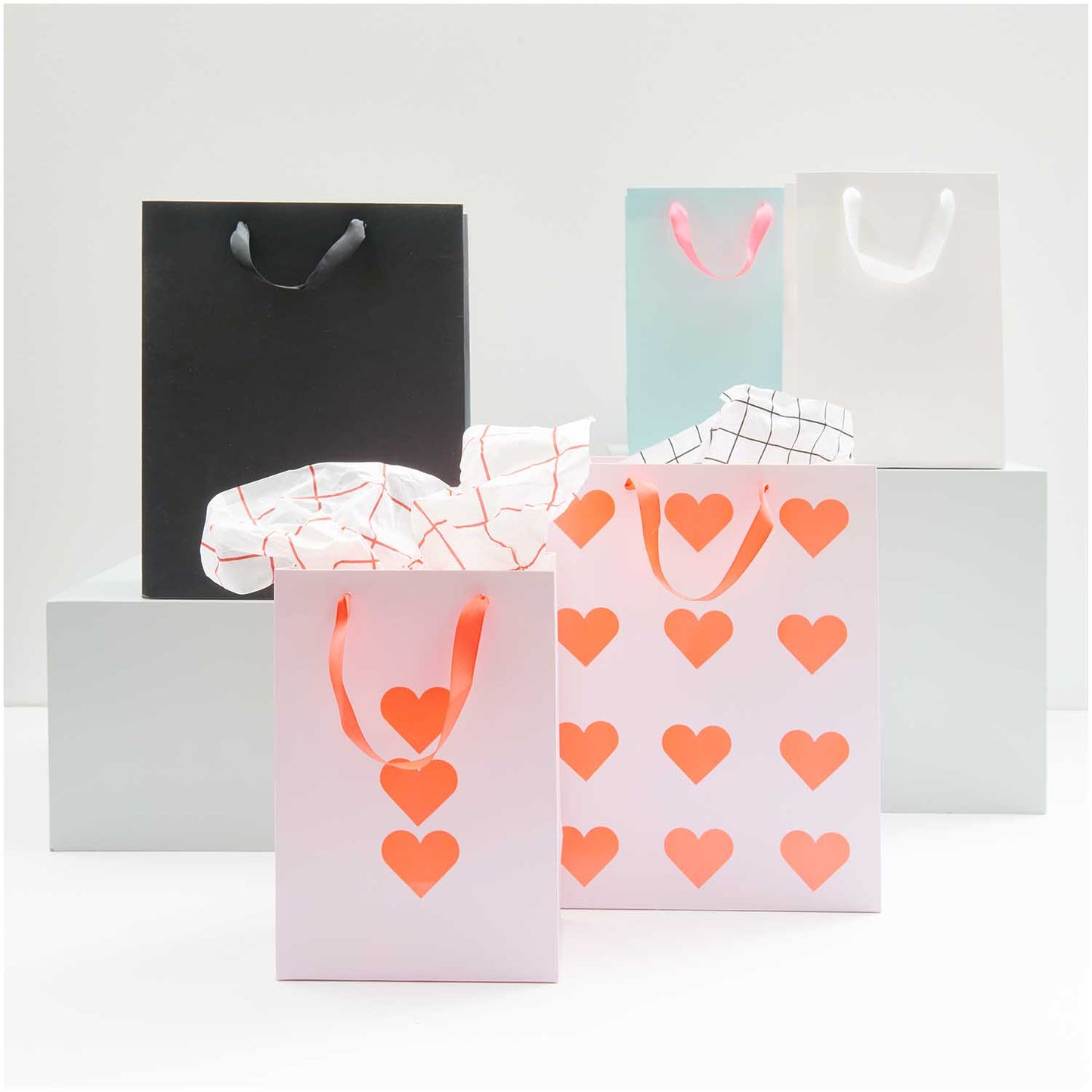 
                  
                    Mittelgroße rosa Geschenktüte
                  
                