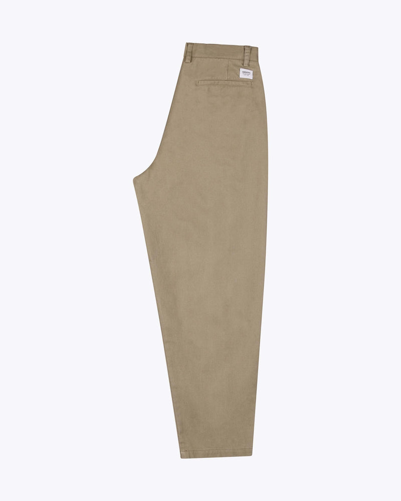 
                  
                    FLETCHER – Olivgrüne Bundfaltenhose aus Baumwolltwill
                  
                