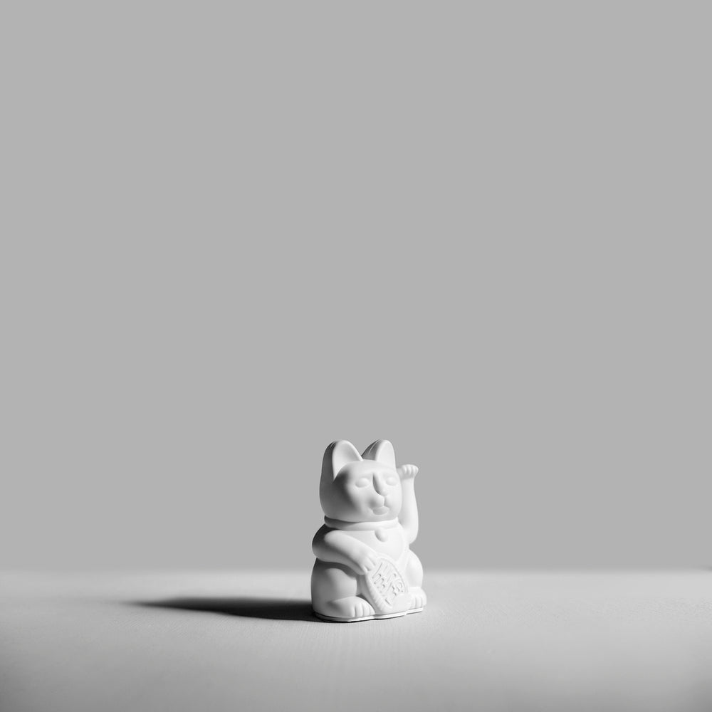 
                  
                    White Mini Lucky Cat
                  
                