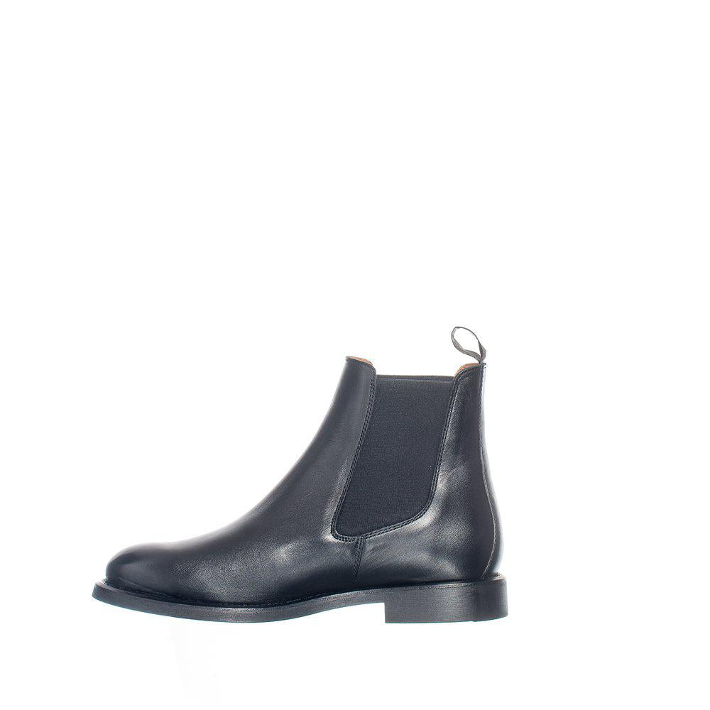 
                  
                    DAISY Black Boots
                  
                