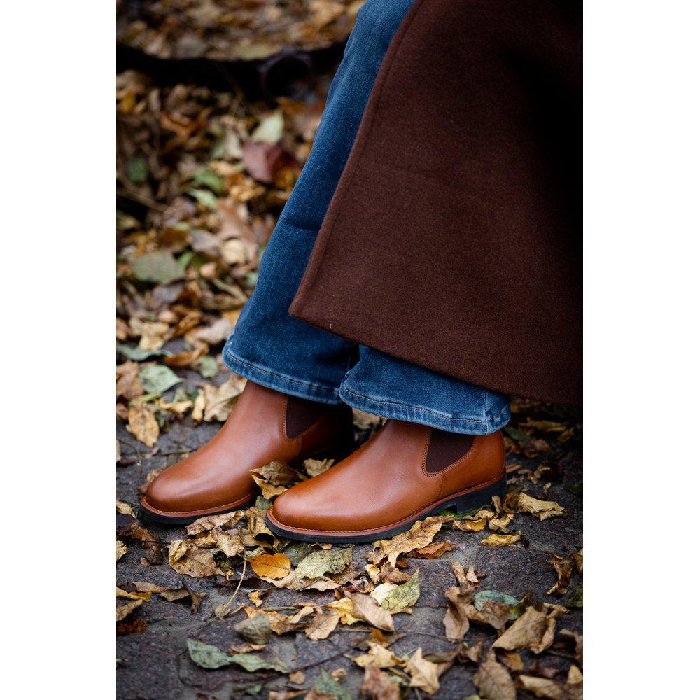 
                  
                    DAISY Cognac Boots
                  
                