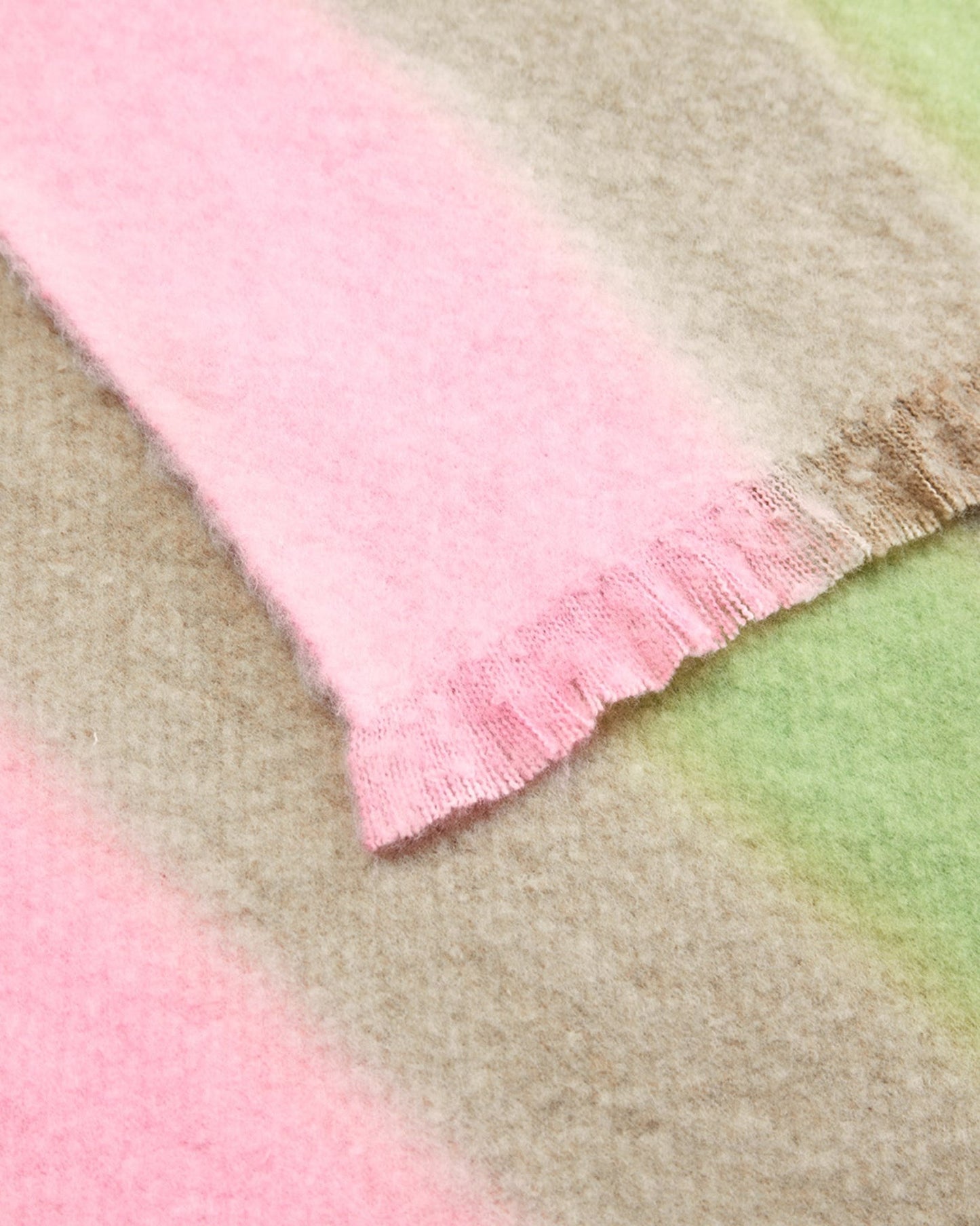 
                  
                    NUCARLA Greenery Scarf
                  
                