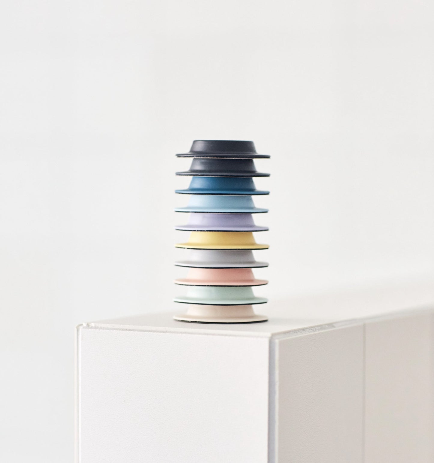 
                  
                    Cremeweißer magnetischer Seifenhalter
                  
                