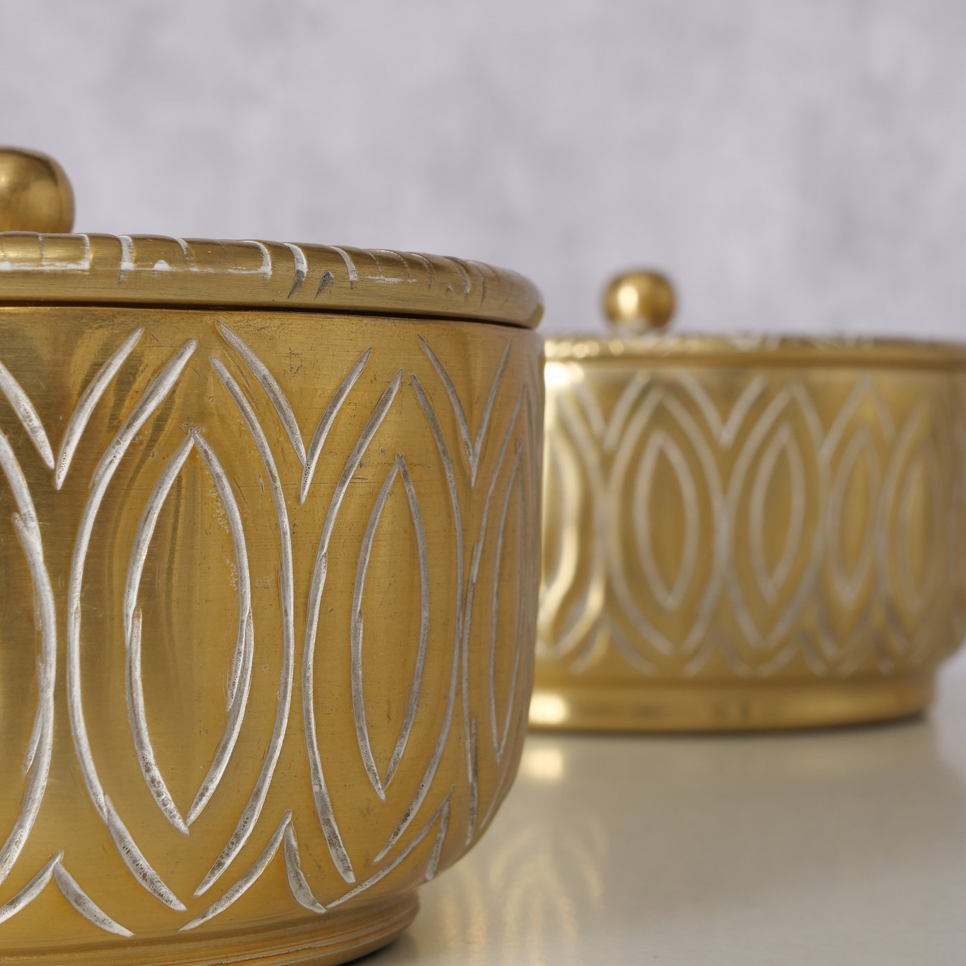 
                  
                    VALENCA Große goldene Vorratsdose
                  
                