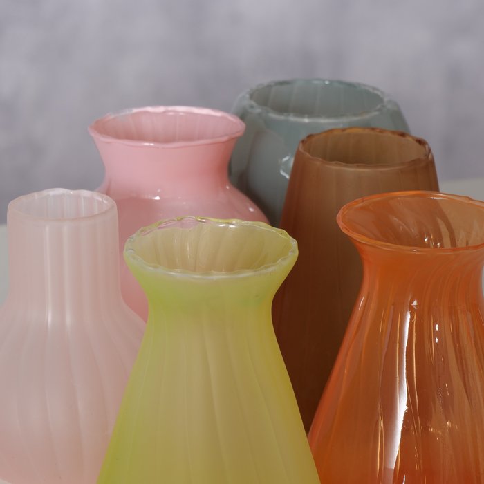 
                  
                    Stilvolle Vase von Victoria + Albert Prenzlauer Berg  
                  
                