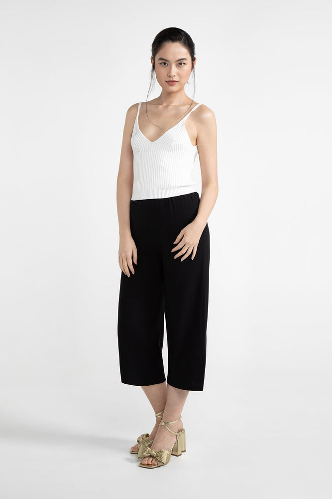 
                  
                    NURAIAH Schwarze Hose
                  
                