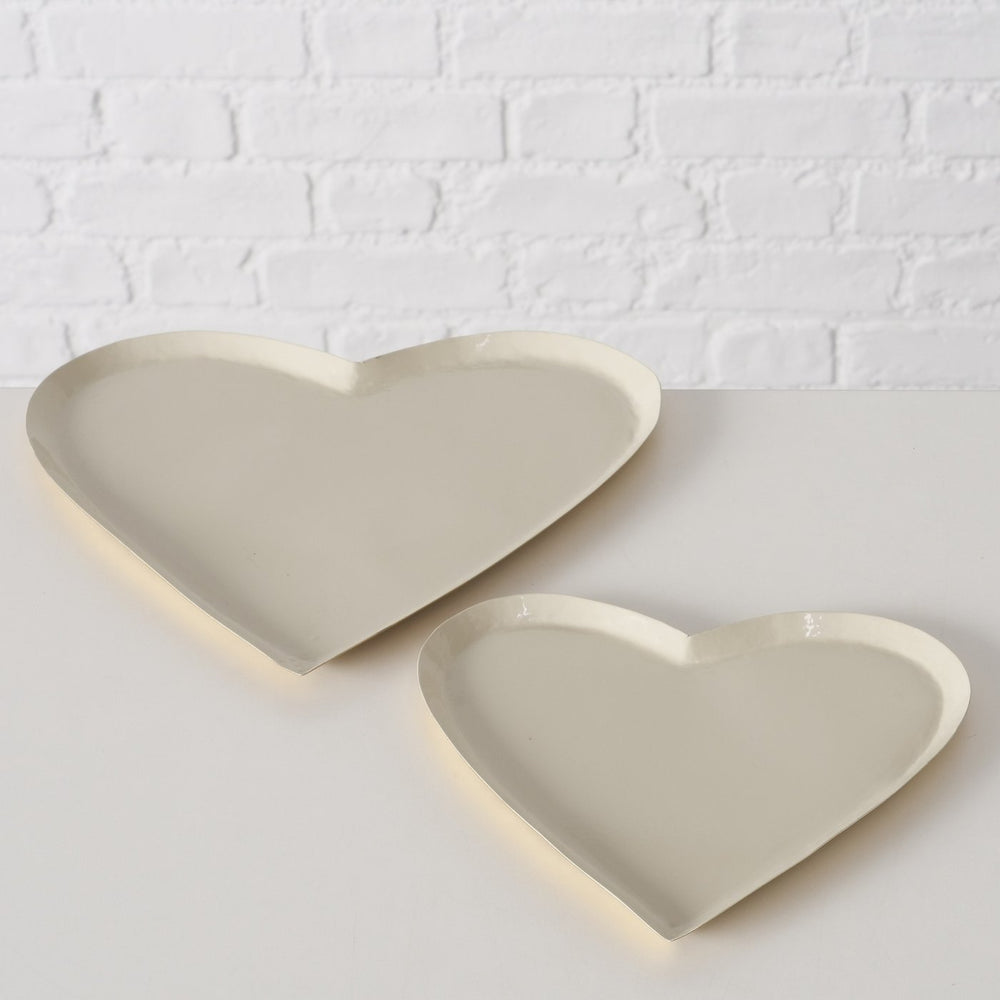 
                  
                    Kleines beigefarbenes Tablett
                  
                