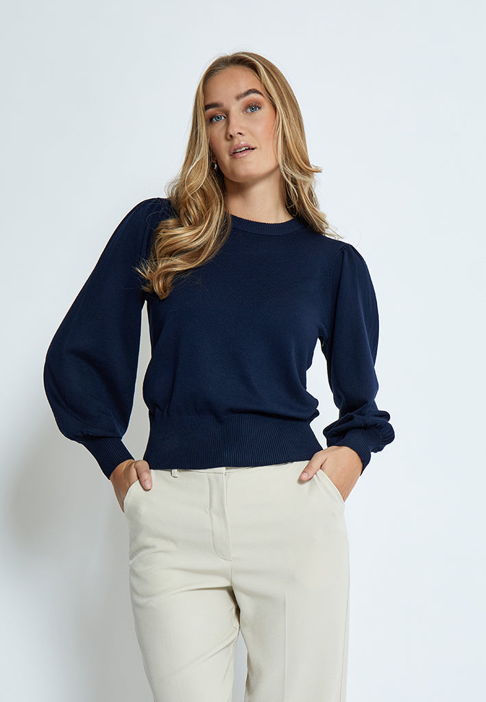 
                  
                    MSLIVA – Langärmliger Pullover „Iris“ in Schwarz
                  
                