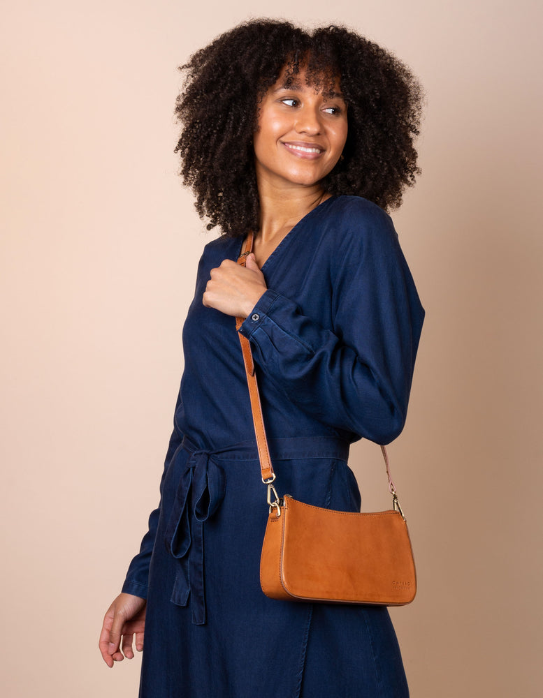 
                  
                    TAYLOR Cognac Klassische Ledertasche
                  
                