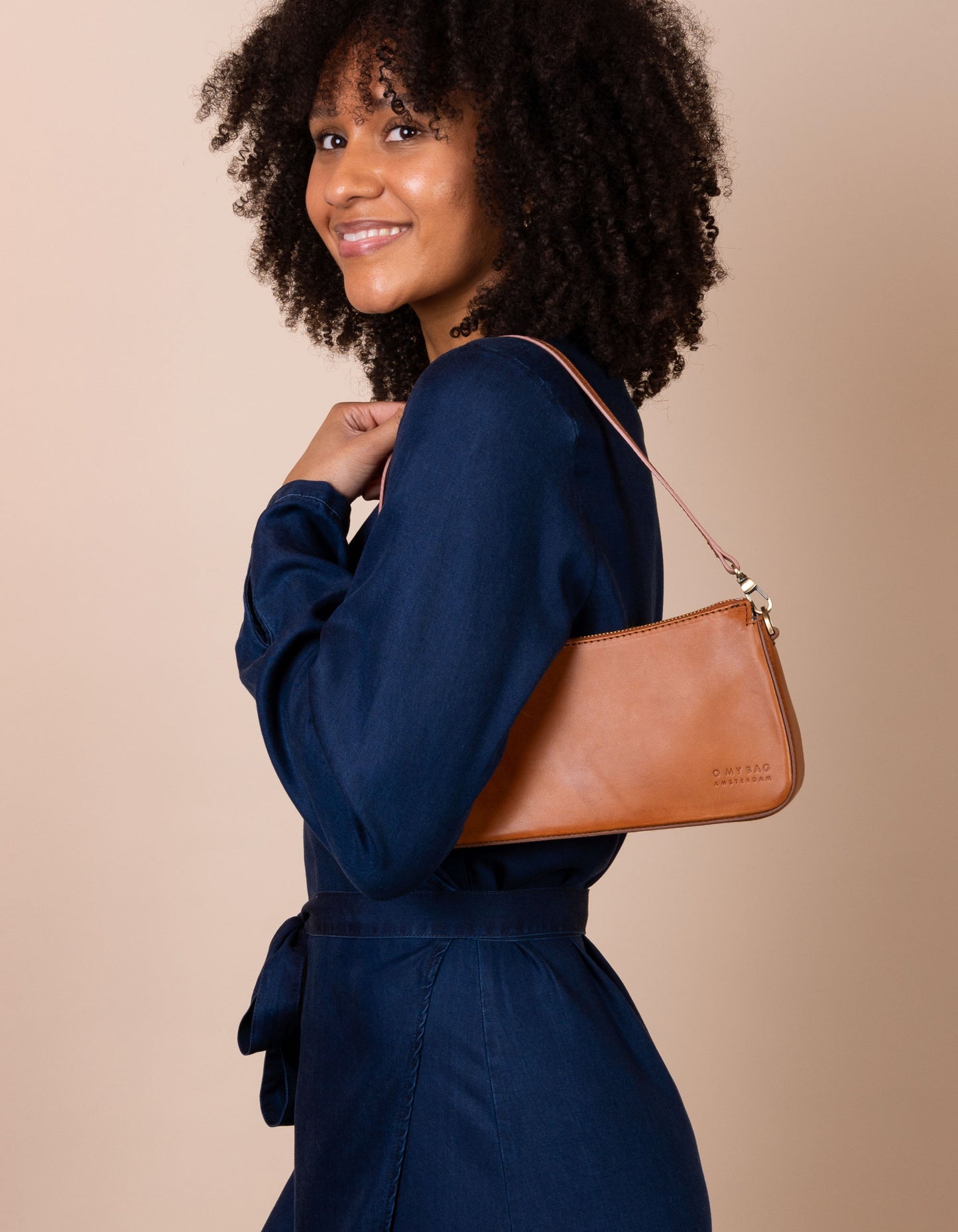 
                  
                    TAYLOR Cognac Klassische Ledertasche
                  
                