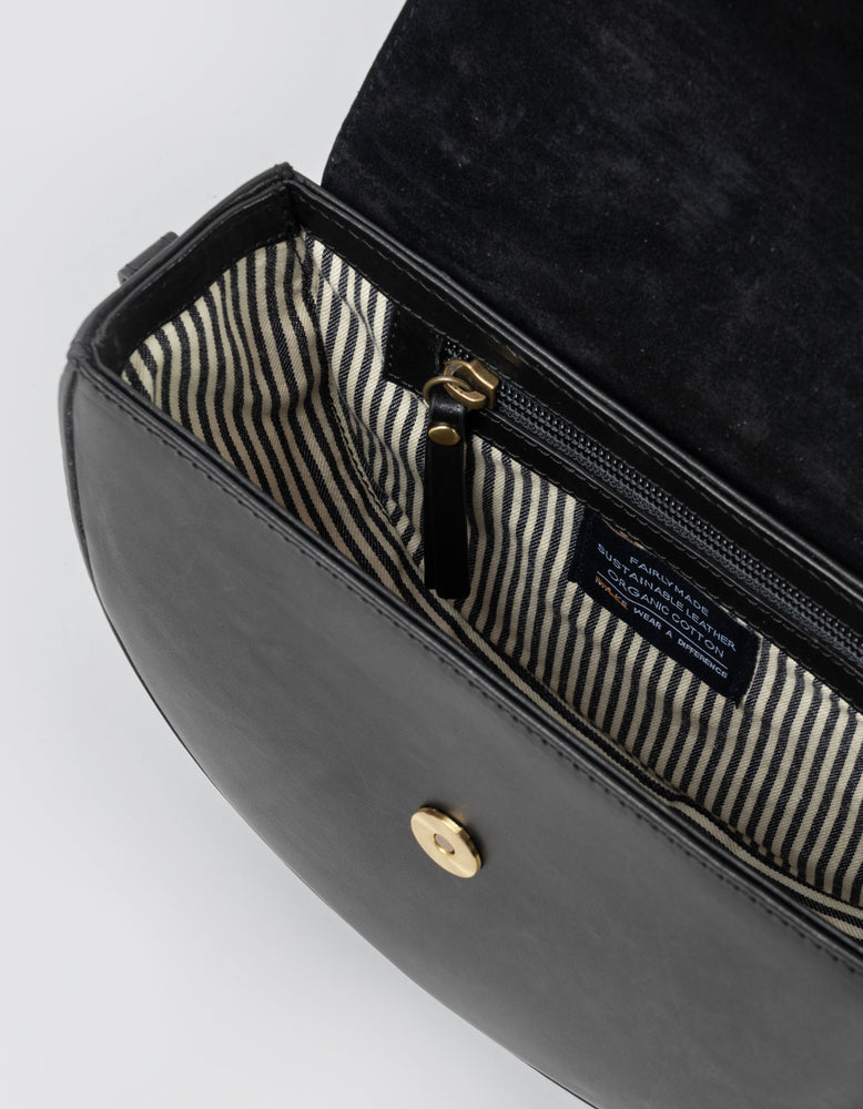 
                  
                    AVA Schwarze klassische Ledertasche
                  
                