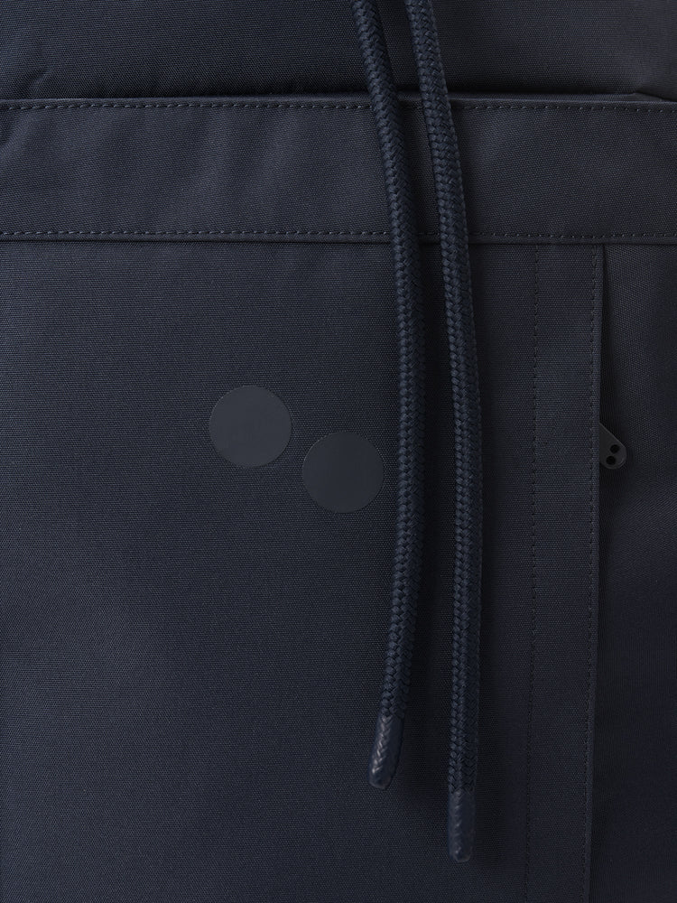 
                  
                    BLOK Fjord Navy Mittlerer Rucksack
                  
                