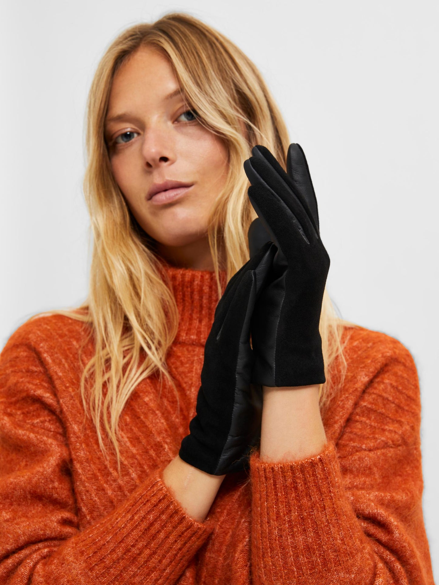 
                  
                    SLFMARINA Black Leather Gloves
                  
                