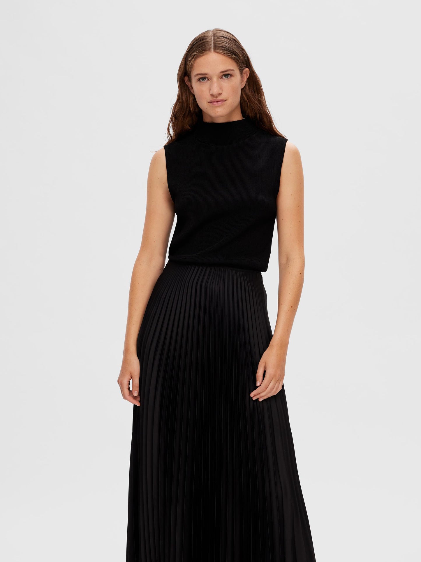 
                  
                    SLFCARO Black Knit Jumper
                  
                