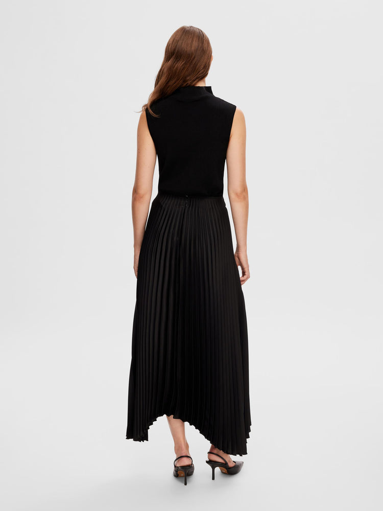 
                  
                    SLFCARO Black Knit Jumper
                  
                