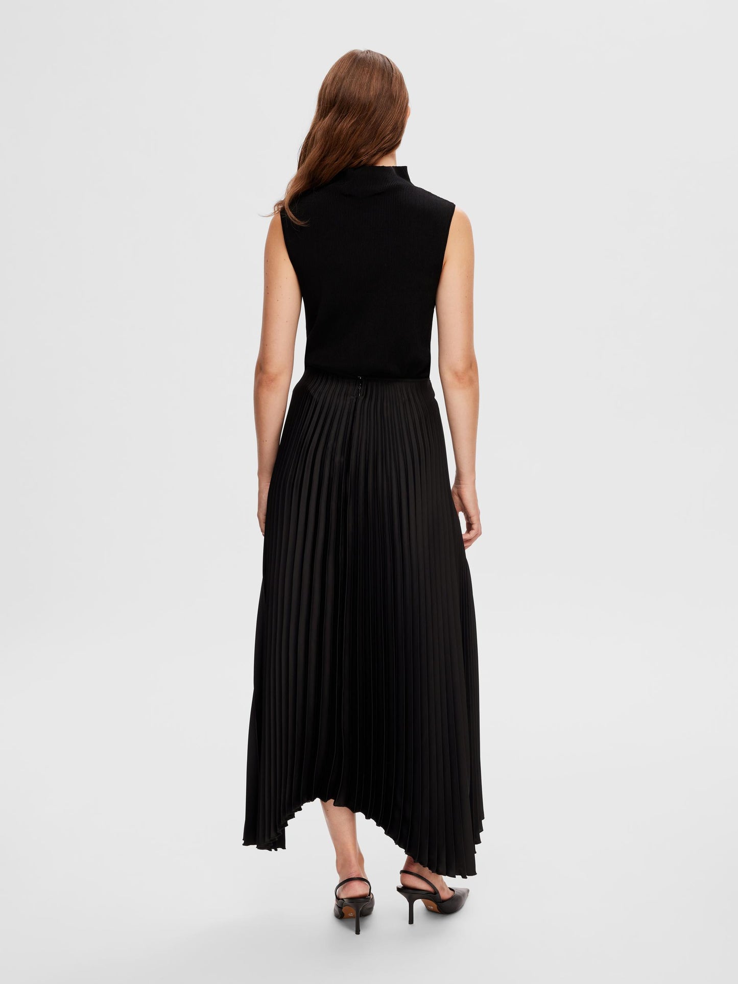 
                  
                    SLFCARO Black Knit Jumper
                  
                