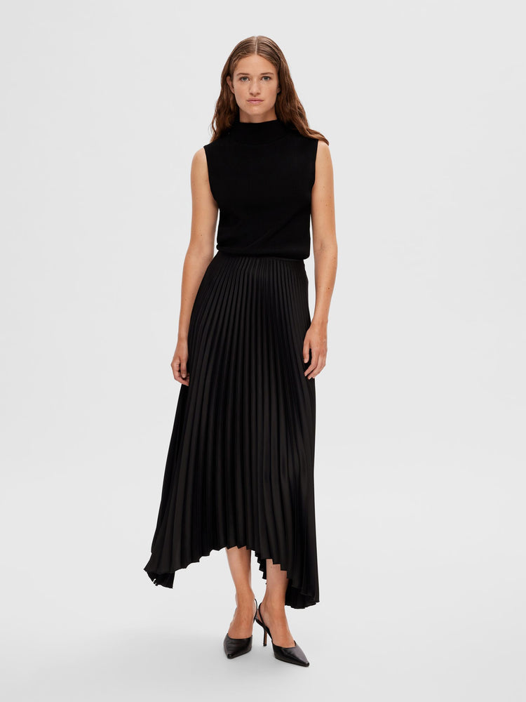 
                  
                    SLFCARO Black Knit Jumper
                  
                
