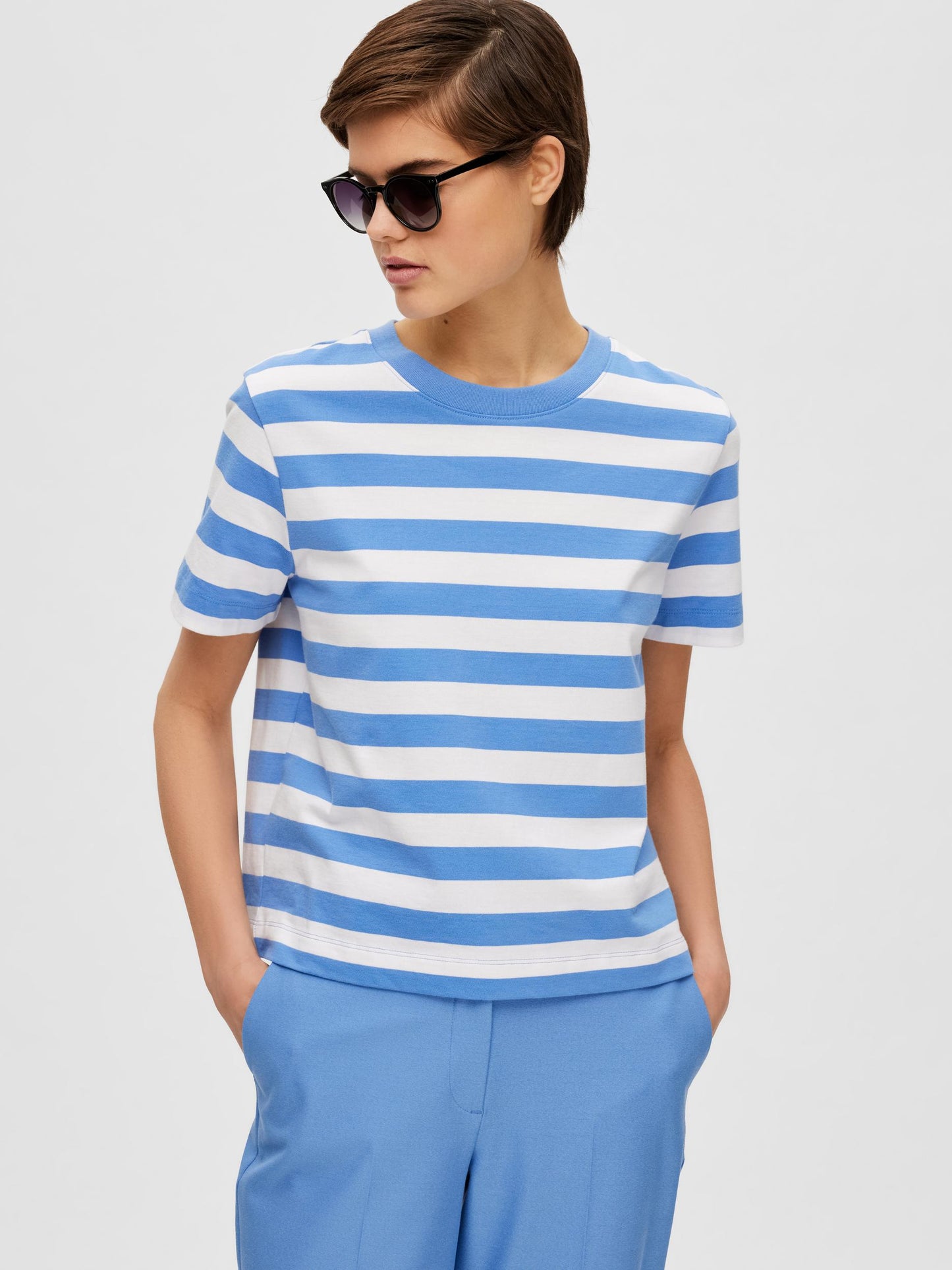 
                  
                    SLFESSENTIAL Ultramarine Bright White Striped Boxy T-Shirt
                  
                