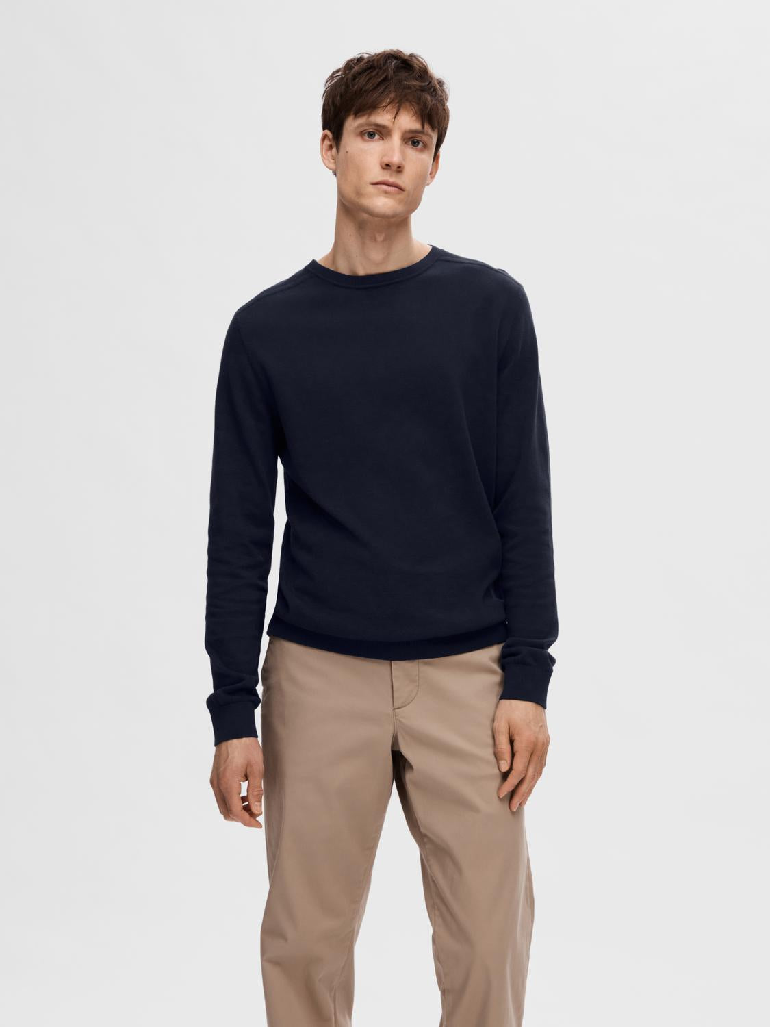 
                  
                    SLHBERG – Marineblauer Blazer-Pullover mit Rundhalsausschnitt
                  
                