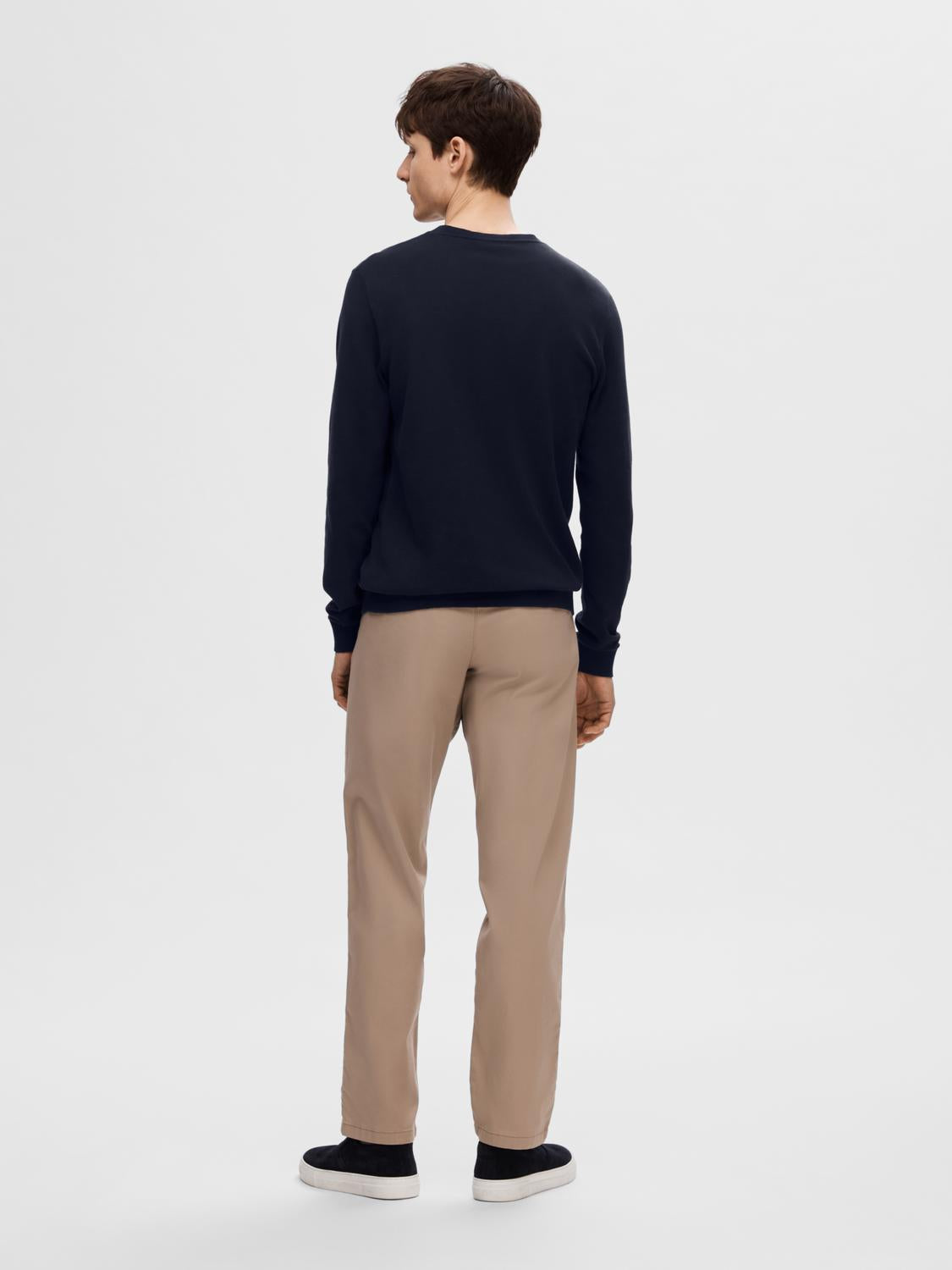 
                  
                    SLHBERG – Marineblauer Blazer-Pullover mit Rundhalsausschnitt
                  
                