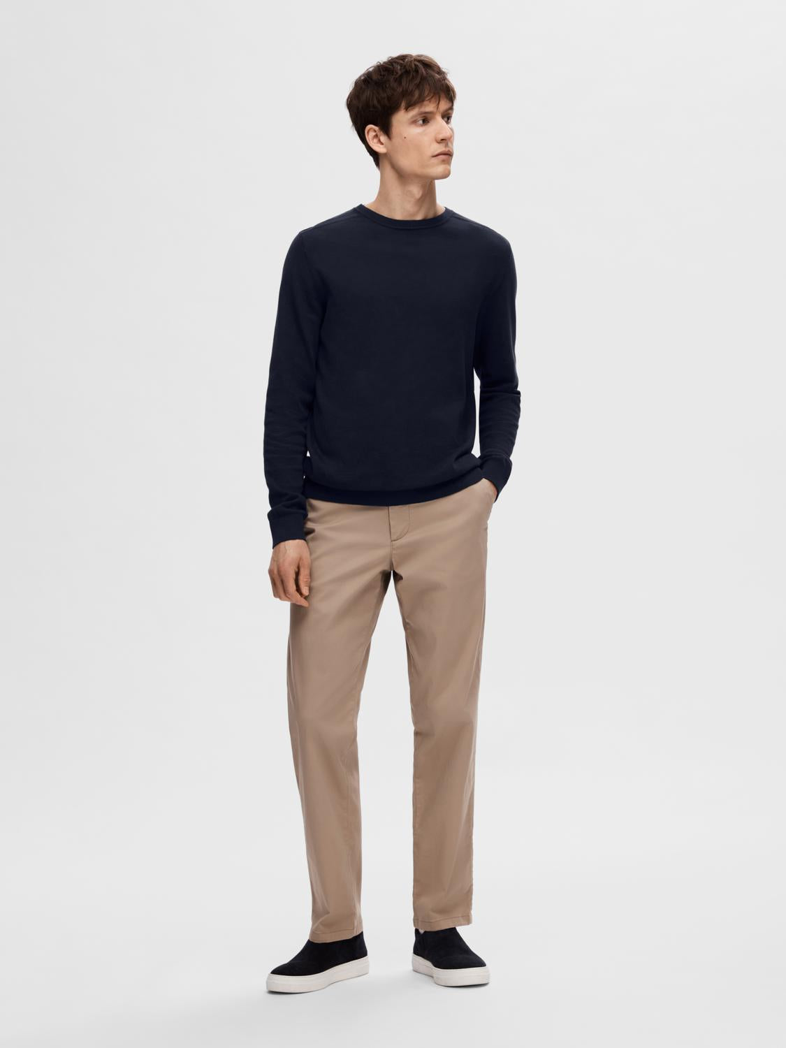 
                  
                    SLHBERG – Marineblauer Blazer-Pullover mit Rundhalsausschnitt
                  
                