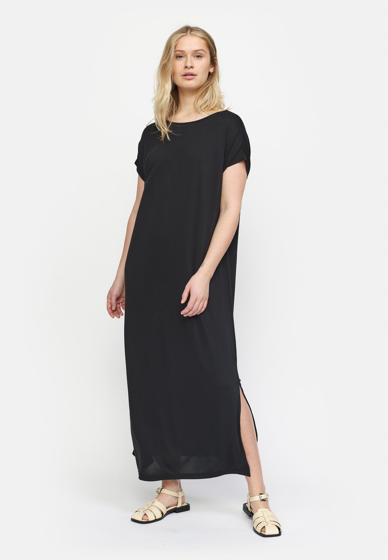 
                  
                    SRELLA Black Midi Dress
                  
                