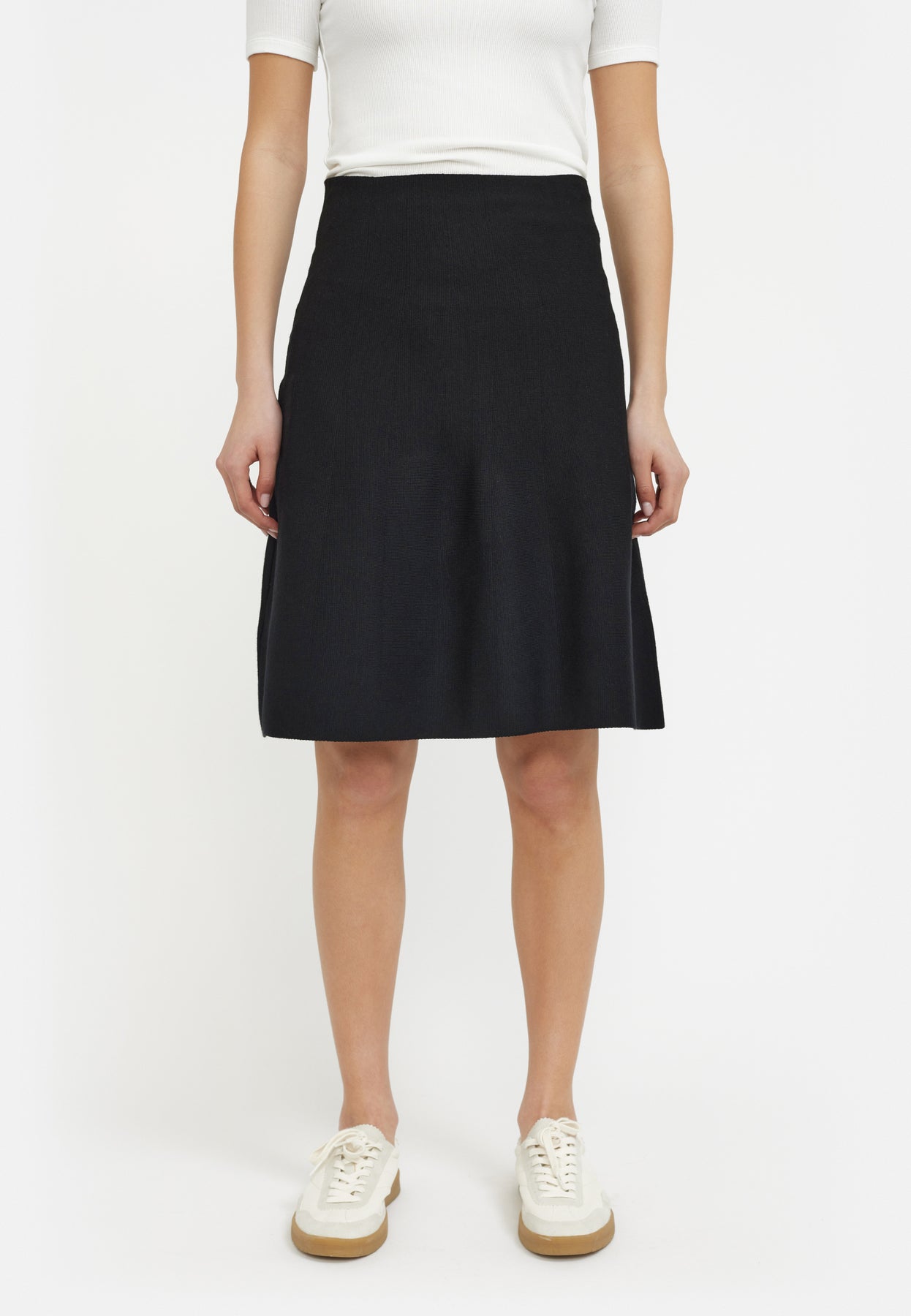 
                  
                    SRHENRIETTA Black Skirt
                  
                