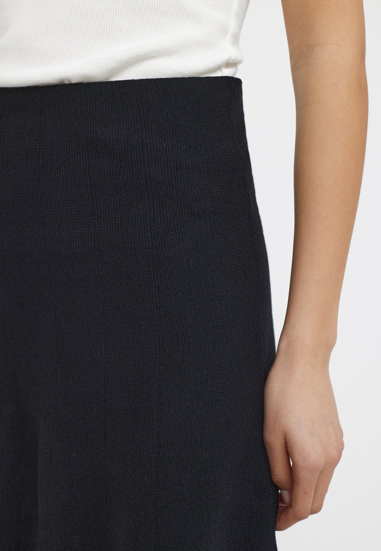 
                  
                    SRHENRIETTA Black Skirt
                  
                