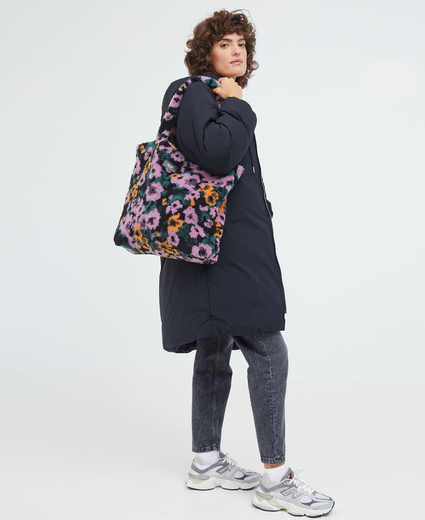 
                  
                    Armel Tote Bag
                  
                