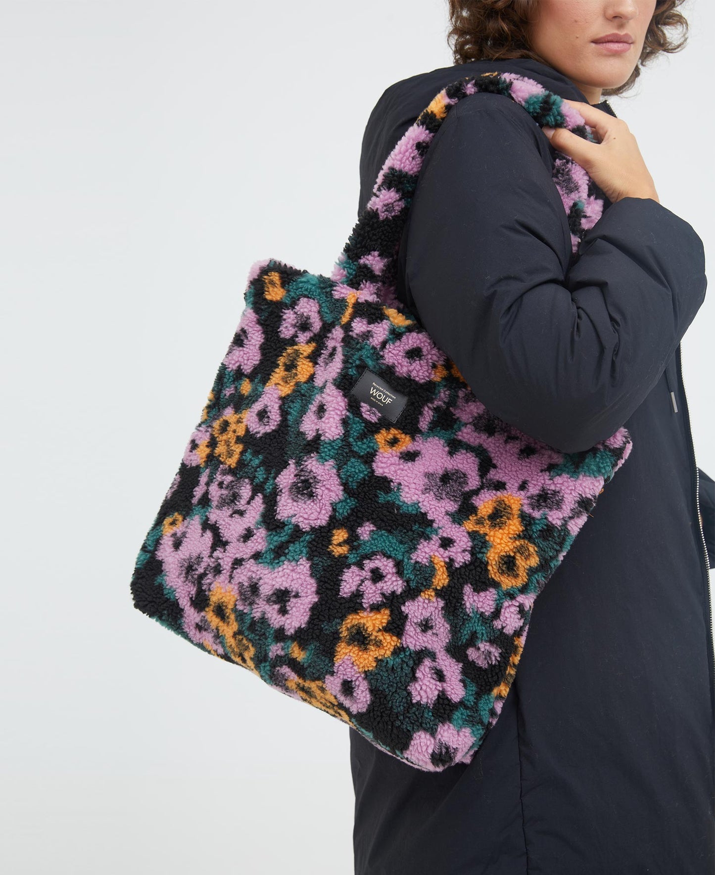 
                  
                    Armel Tote Bag
                  
                