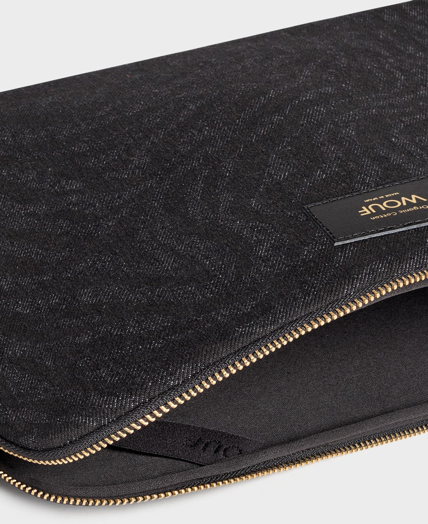 
                  
                    Dafne Laptop Sleeve
                  
                