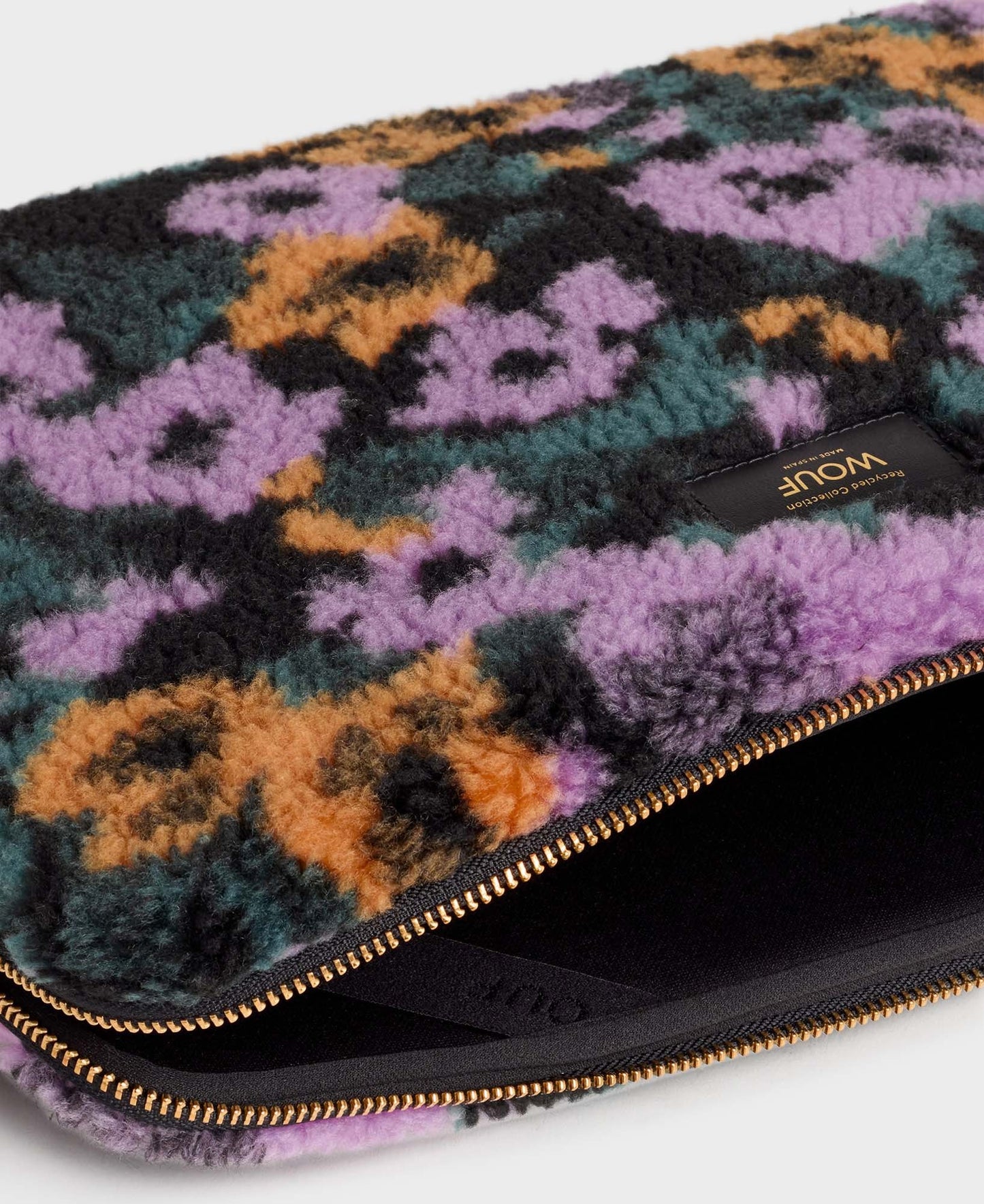 
                  
                    Armel Laptop Sleeve
                  
                