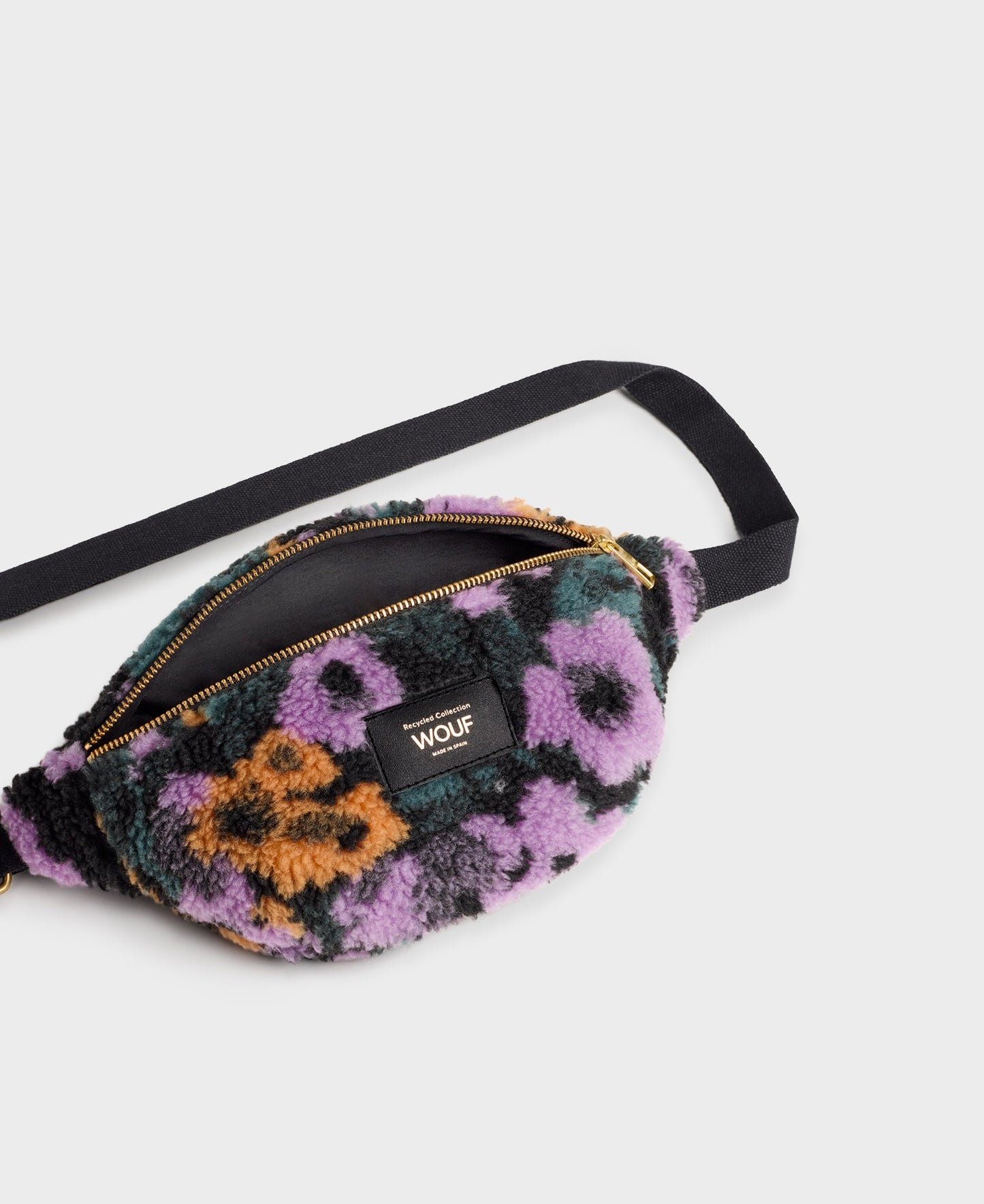 
                  
                    Armel Bumbag
                  
                