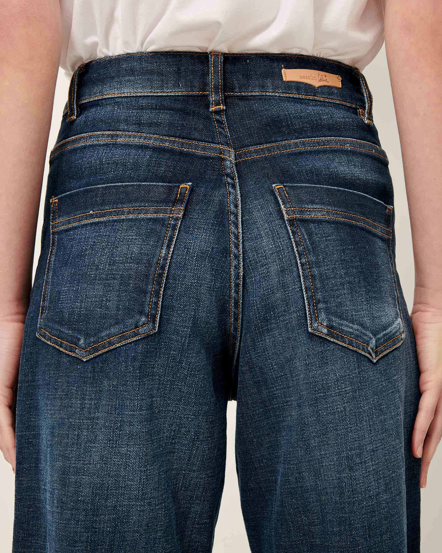
                  
                    BAY CRUISE Rince Jeans
                  
                