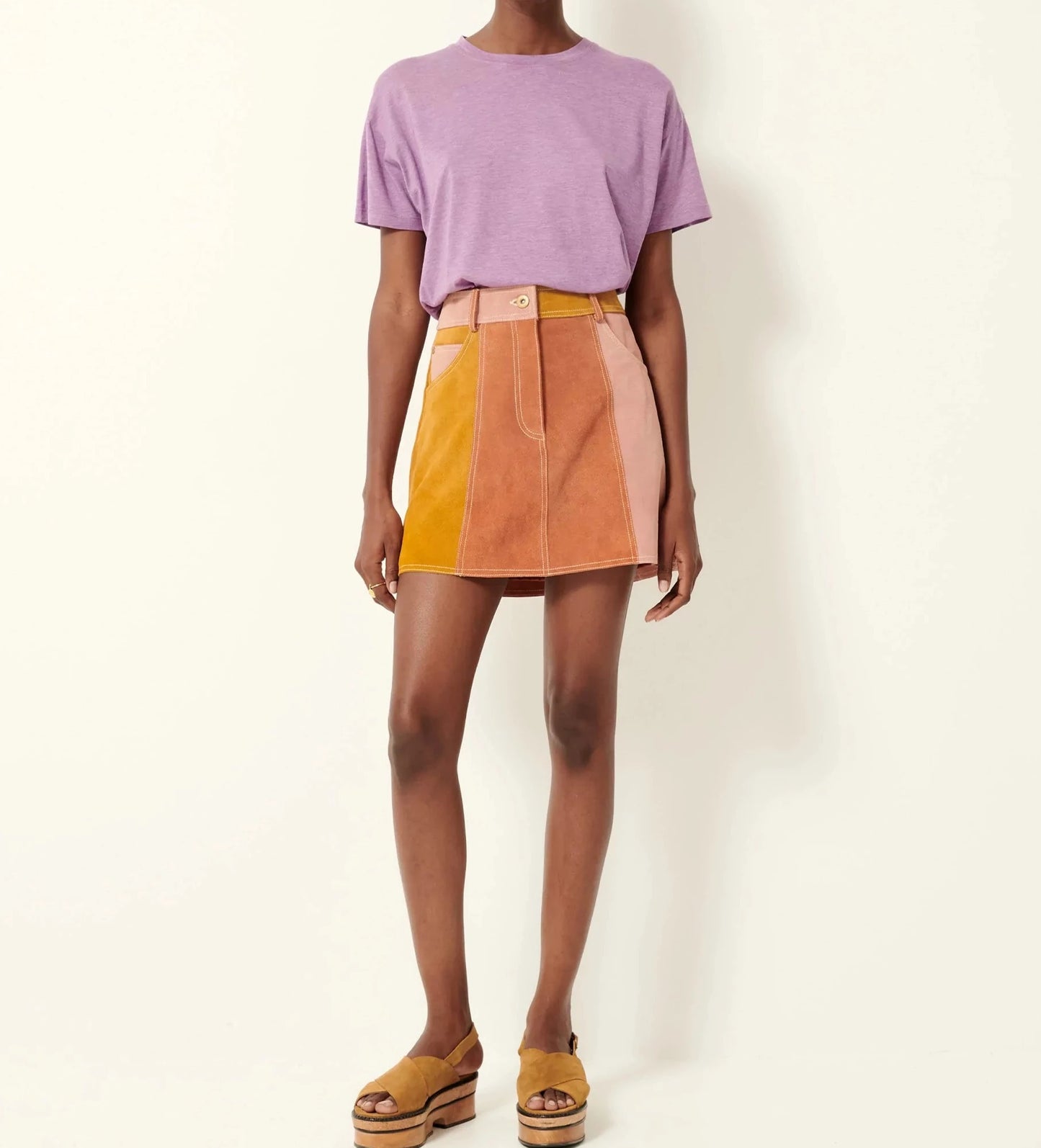 
                  
                    TOO Viola T-Shirt
                  
                