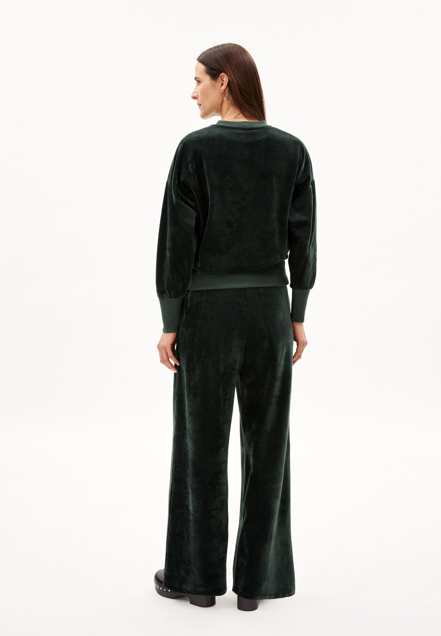 
                  
                    AANNY LOU VELVET Carbon Green Jumper
                  
                