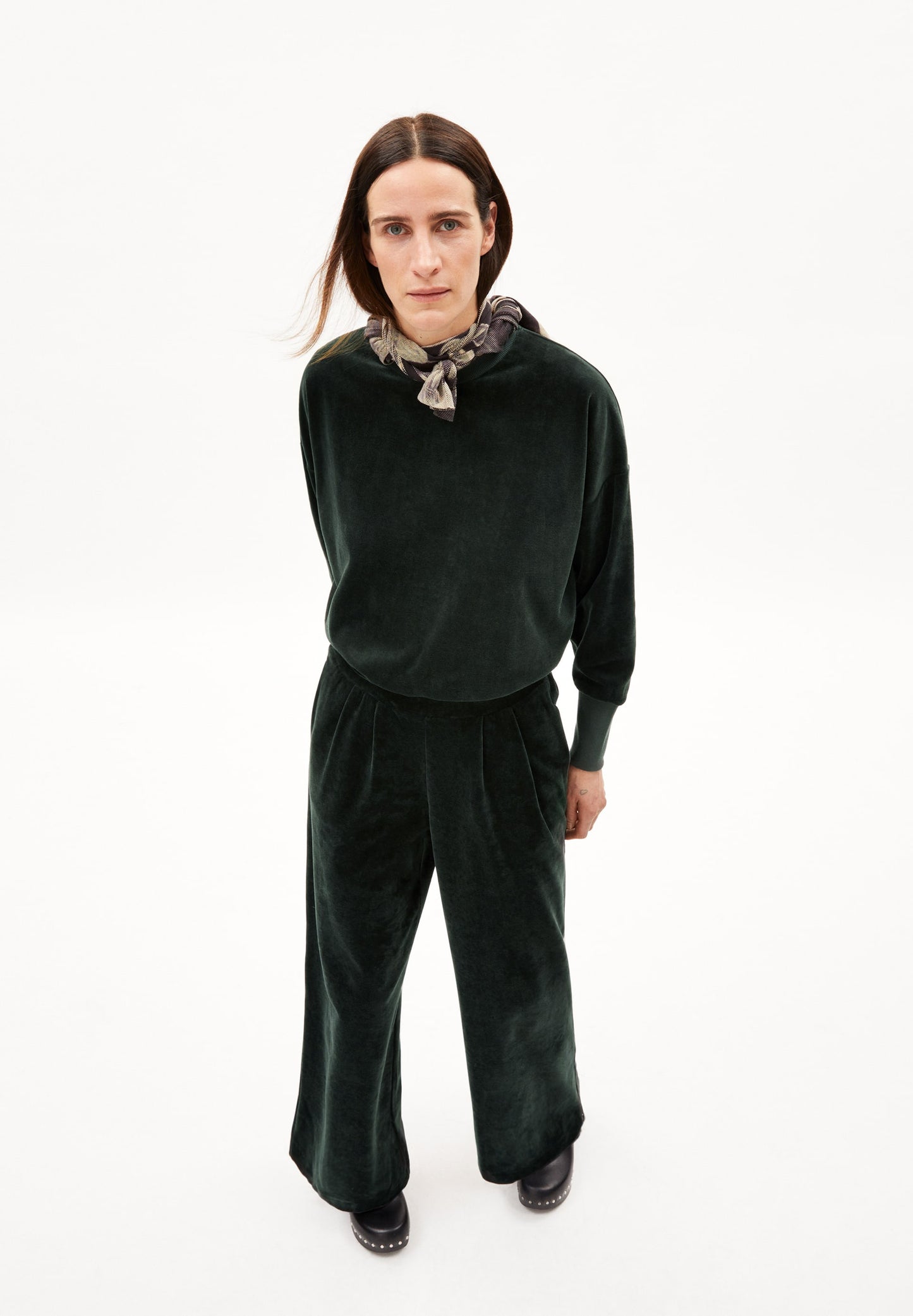 
                  
                    AANNY LOU VELVET Carbon Green Jumper
                  
                