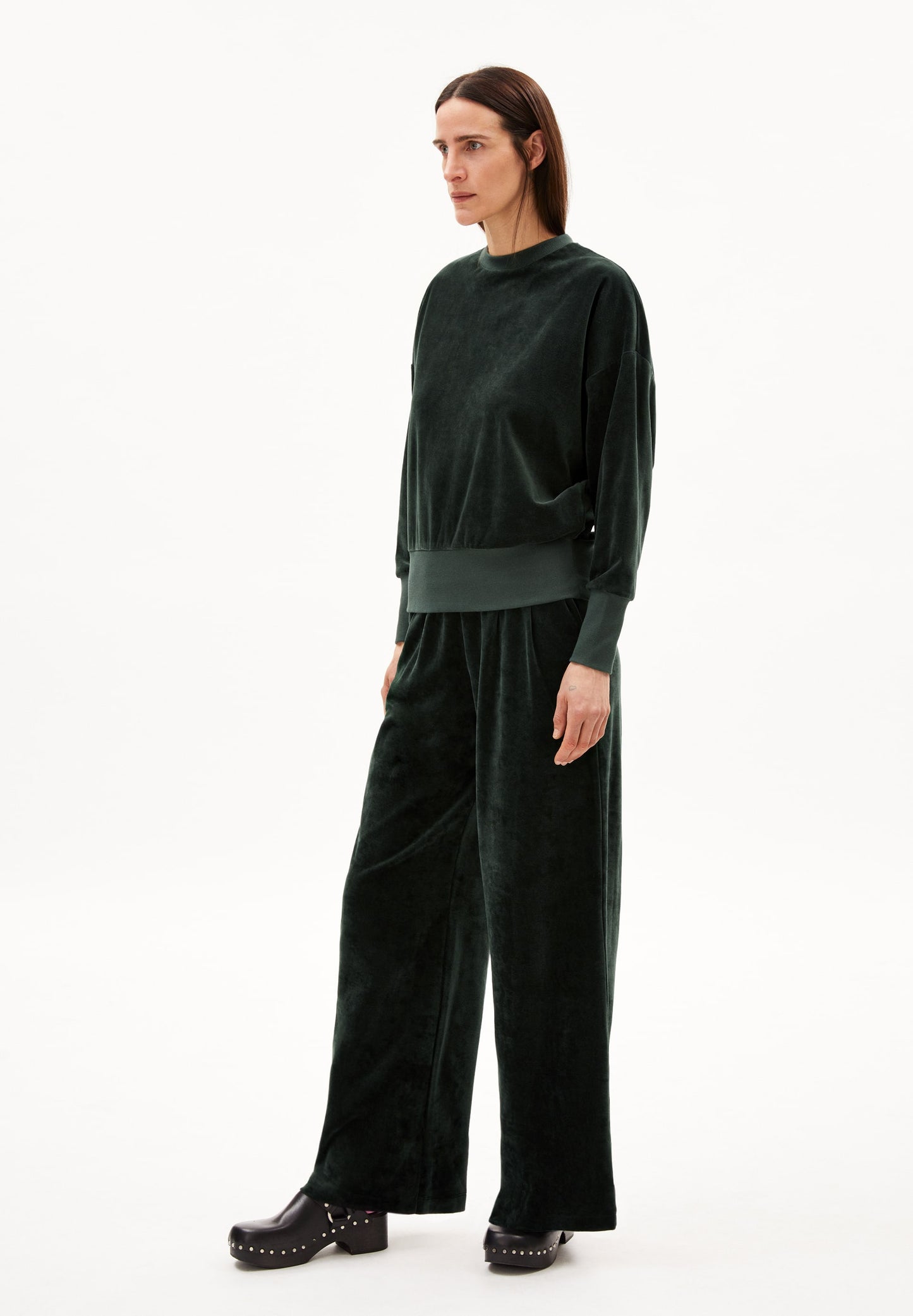 
                  
                    AANNY LOU VELVET Carbon Green Jumper
                  
                