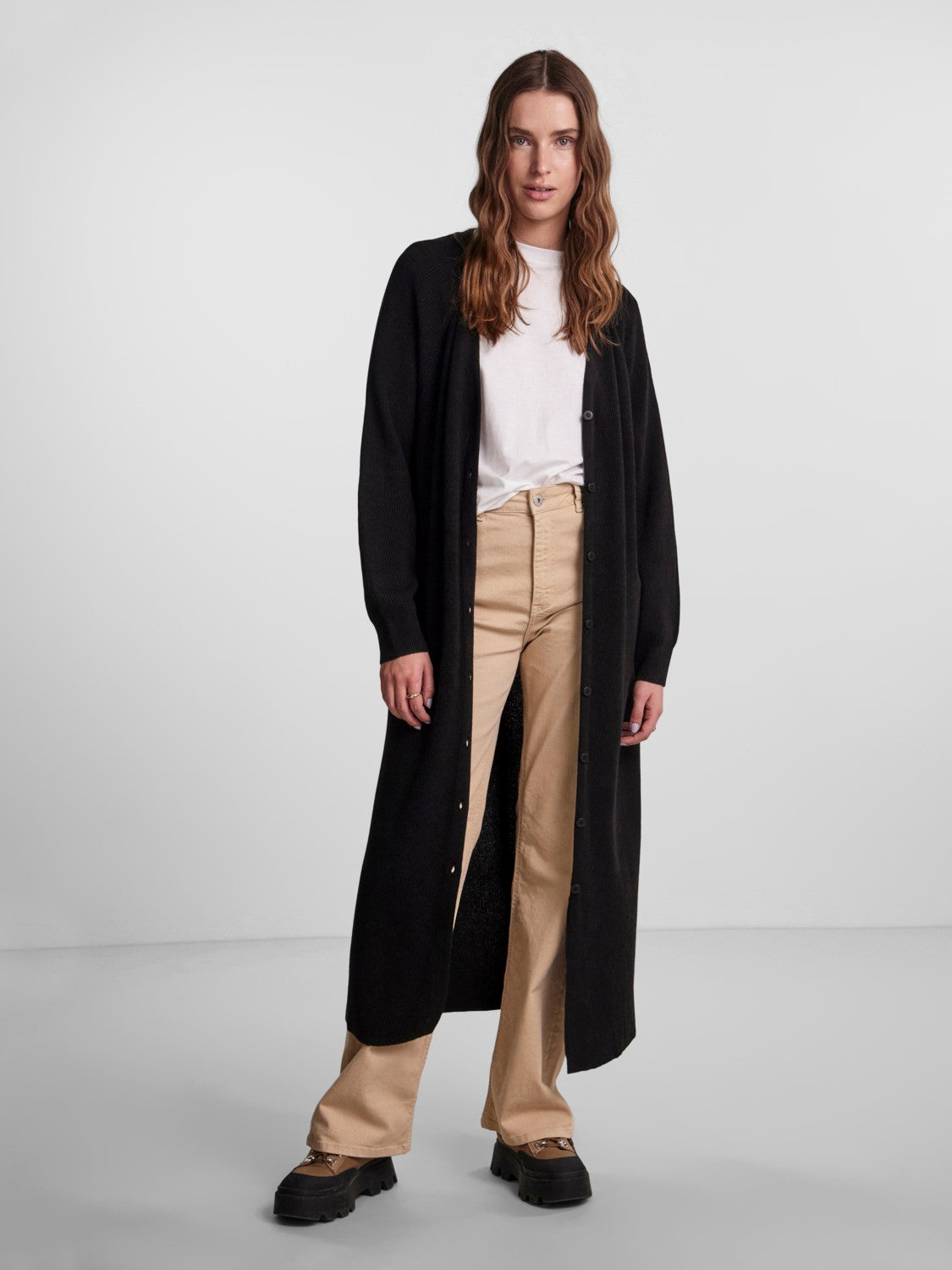 
                  
                    PCJANAE Schwarze lange Strickjacke
                  
                