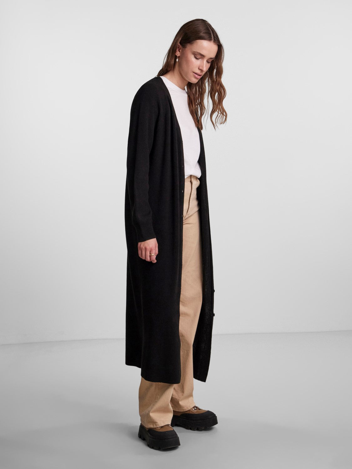 
                  
                    PCJANAE Schwarze lange Strickjacke
                  
                