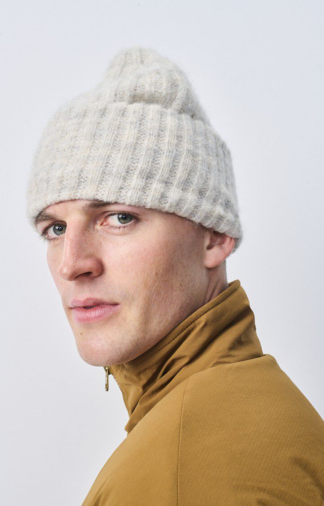
                  
                    EAST Poudreuse Chine Beanie
                  
                